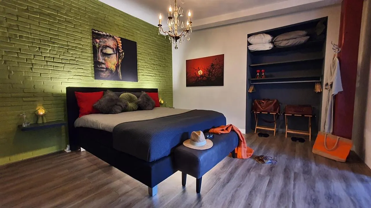 Downtown Hideaway, B&B Grand Deluxe Eindhoven 0*,