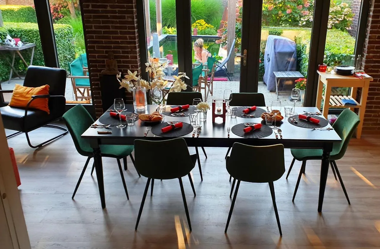 Downtown Hideaway, B&B Grand Deluxe Eindhoven Bed & Breakfast