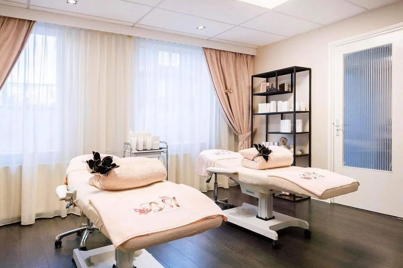 Bed & Breakfast Downtown Hideaway, B&B Grand Deluxe Eindhoven